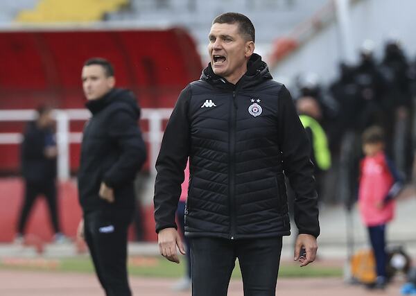 TRENING PARTIZANA PONOVO PREKINUT! Blagojević se verbalno sukobio sa fudbalerom, isplivali detalji!
