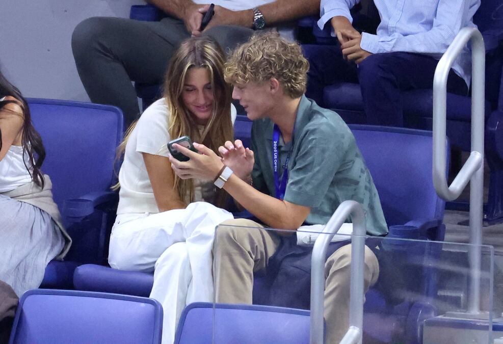 FEDEREROVA ĆERKA U LJUBAVI SA SINOM ČUVENOG TATINOG RIVALA: Ne odvajaju se, osmesi sve govore... Njujork samo priča o njima! (FOTO)