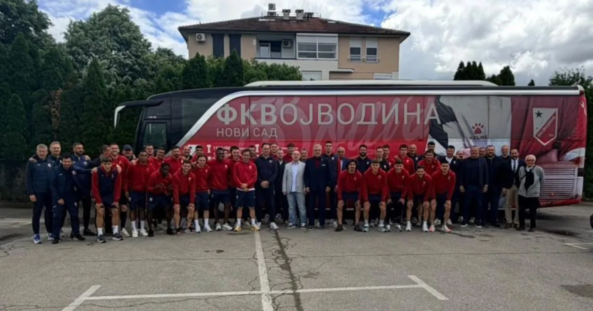 Zbiljić i članovi UO ispratili fudbalere Vojvodine na finale Kupa Srbije