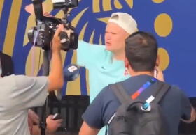 HALAND POBESNEO NA NOVINARE! Šok scena na Mundijalu! Napadač Norveške besan kao ris - poludeo je kada je čuo pitanje, stao je ispred njih, a onda... VIDEO