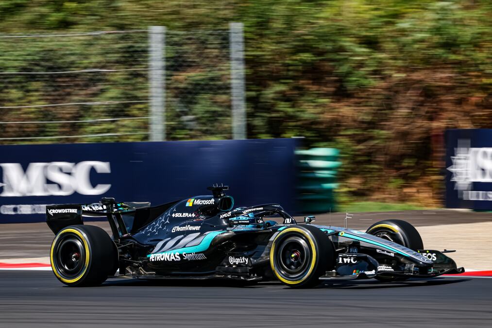 MERCEDES ZAGOSPODARIO MONCOM: Rasel prvi, Antoneli treći Ferari na mukama