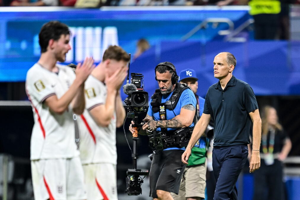 PUKLA SVLAČIONICA? PET OTKAZA U 48 SATI! Engleska bruji o POBUNI protiv Tuhela!