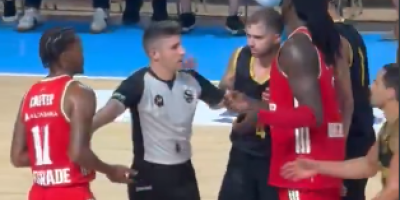 Atmosfera je bila naelektrisana: Umalo tuča na meču Zvezde i Arisa (VIDEO)