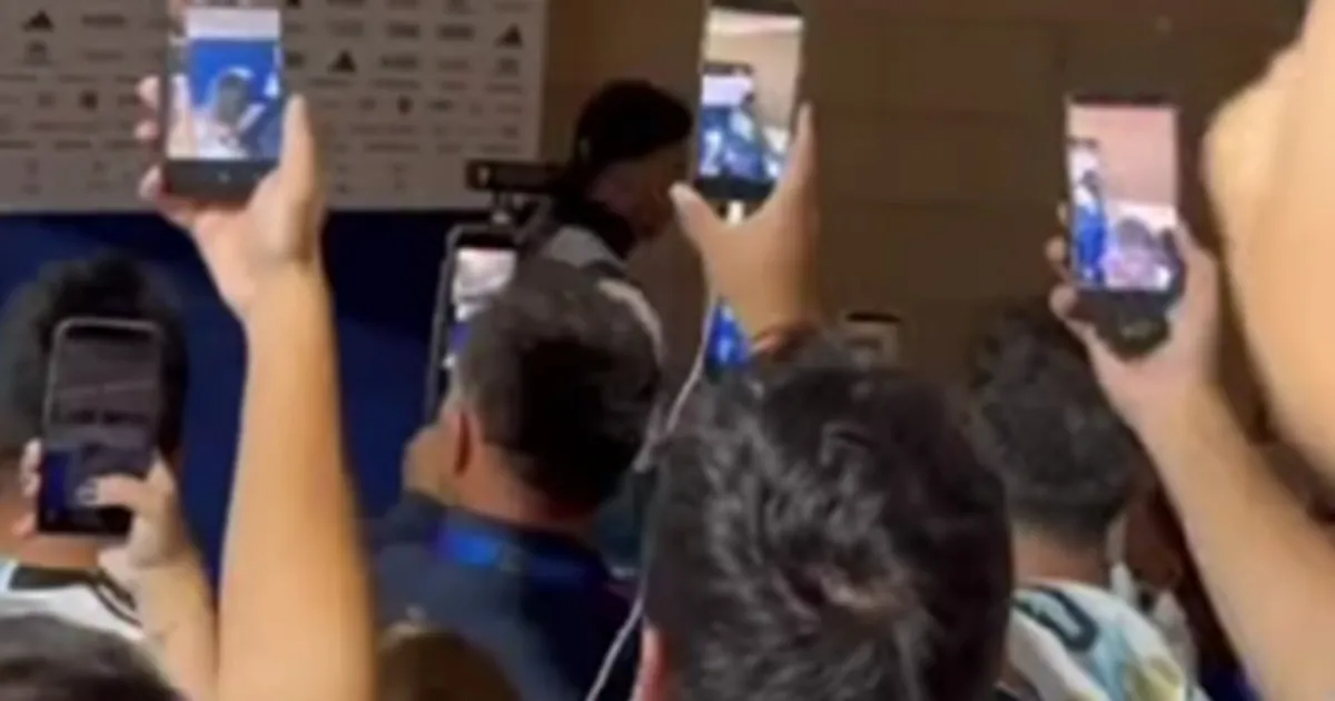 Mesi prvi pobegao od novinara na sporedni izlaz, a onda je trener Argentine u suzama ispao veliki šmeker