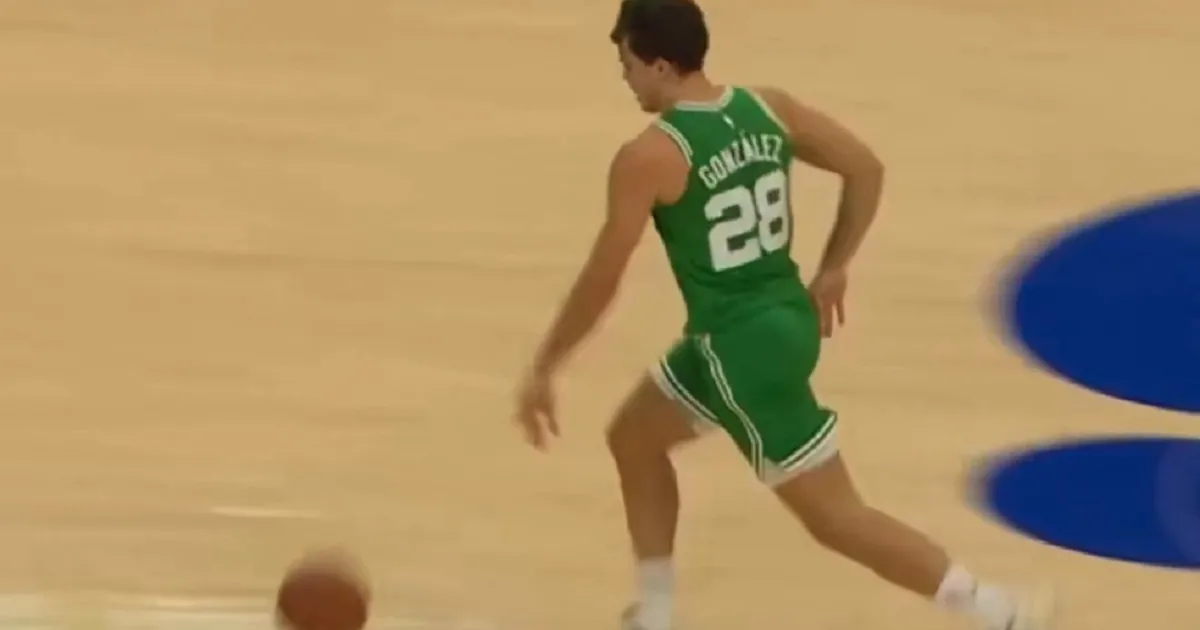 NBA liga videla najneregularniji koš ikada postignut: Svi se pitaju kako su sudije ovo priznale