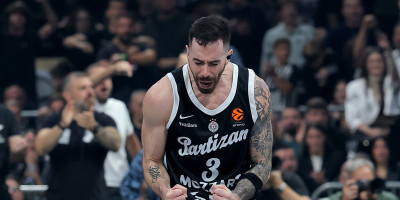 Vildoza režirao magiju: Pogledajte kako je bivši košarkaš Zvezde pogodio sa pola terena (VIDEO)