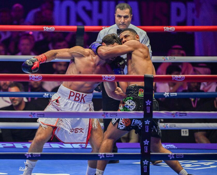 DŽOŠUA BRUTALNO PRETUKAO ALBANCA! Krv prštala na sve strane: Na kraju ga je Entonio i unakazio... (FOTO)