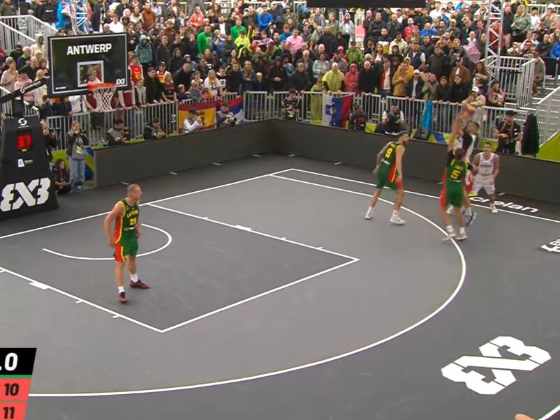 BRANKOVIIIIIĆ! POGLEDAJTE "DVOJKU" KOJOM JE ODVEO SRBIJU U POLUFINALE EVROPSKOG PRVENSTVA! Ovo mogu samo Orlovi, nestvarna završnica četvrfinala! VIDEO