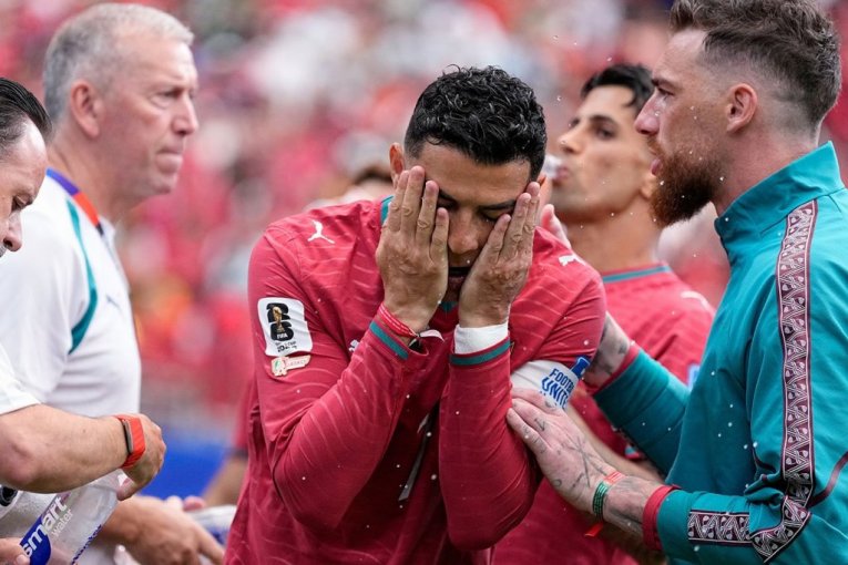 Kristijano Ronaldo se vraća u reprezentaciju Portugala: Šokantan obrt, hitno se oglasio predsednik