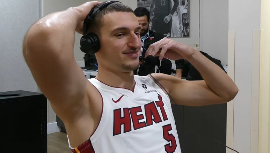 Ceo svet bruji o potezu Srbina! Nezadovoljni Nikola Jović je "poludeo" (VIDEO)