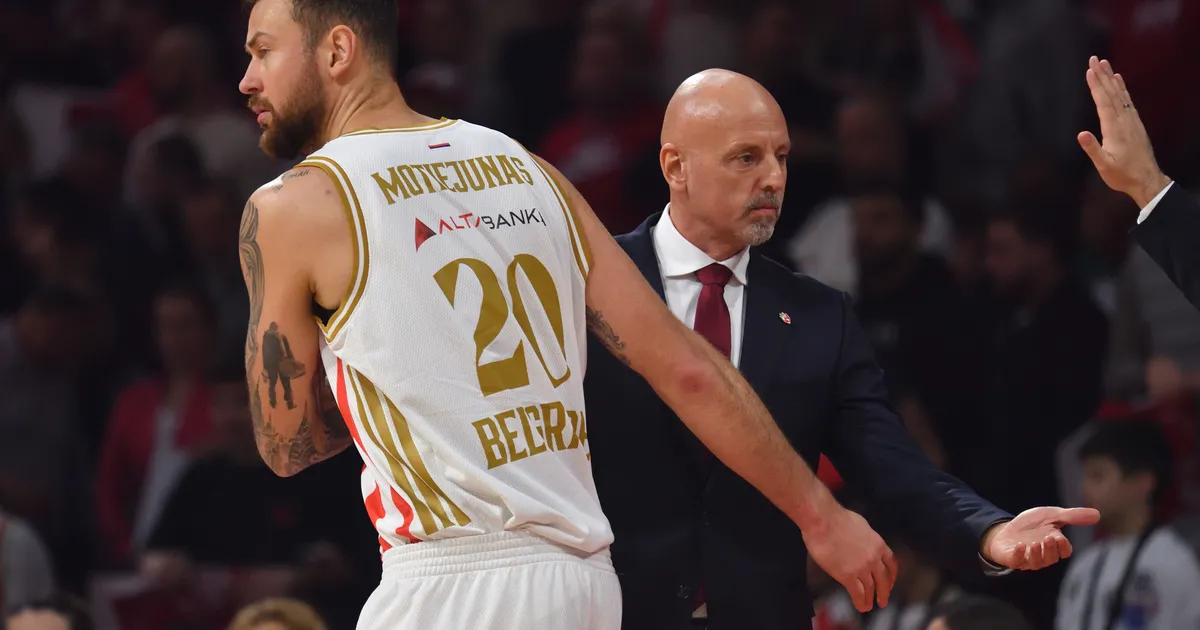 Ovo je pitanje za Sašu Obradovića, šta je s njim? Odjednom precrtan, više nije ni u Srbiji, Zvezda ga plaća...