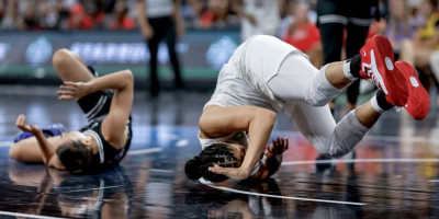 Skandal u WNBA: Seksualni rekviziti bačeni na teren tokom utakmice Skaja i Valkira