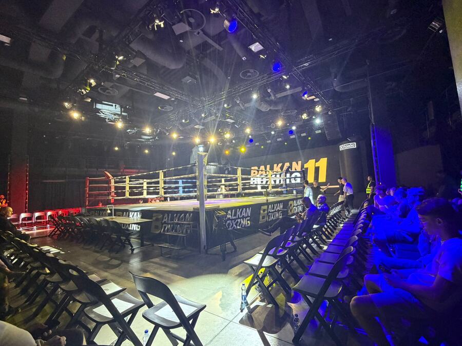 (UŽIVO) SPEKTAKL U LOŽIONICI: Počinje Balkan Boxing - sve oči uprte u Veljka Ražnatovića