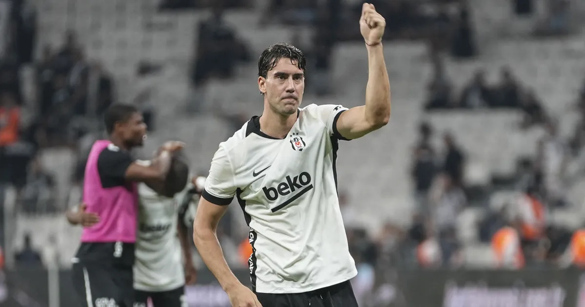 Dušan Vlahović debitovao za Bešiktaš u Evropi, zamalo dao i gol, navijači ga veličali