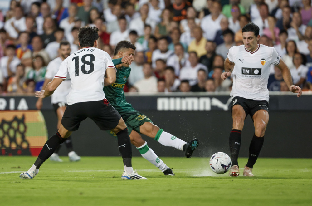 Betis uzeo Valensiji ceo plen