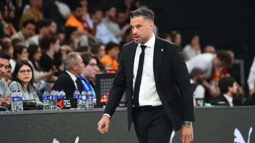 Alimpijević slavi sa navijačima, Bešiktaš je u finalu!