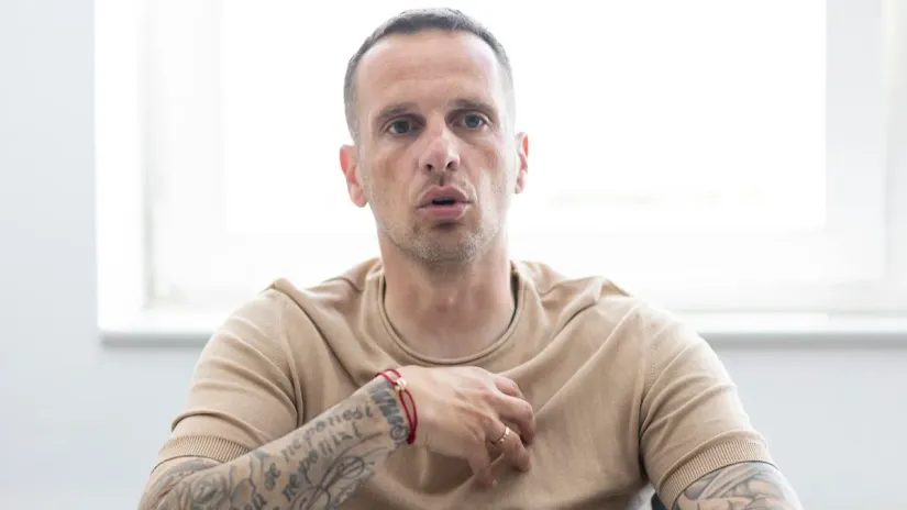 Marko Jovanović pred odlaskom iz Teleoptika posle stravičnog napada