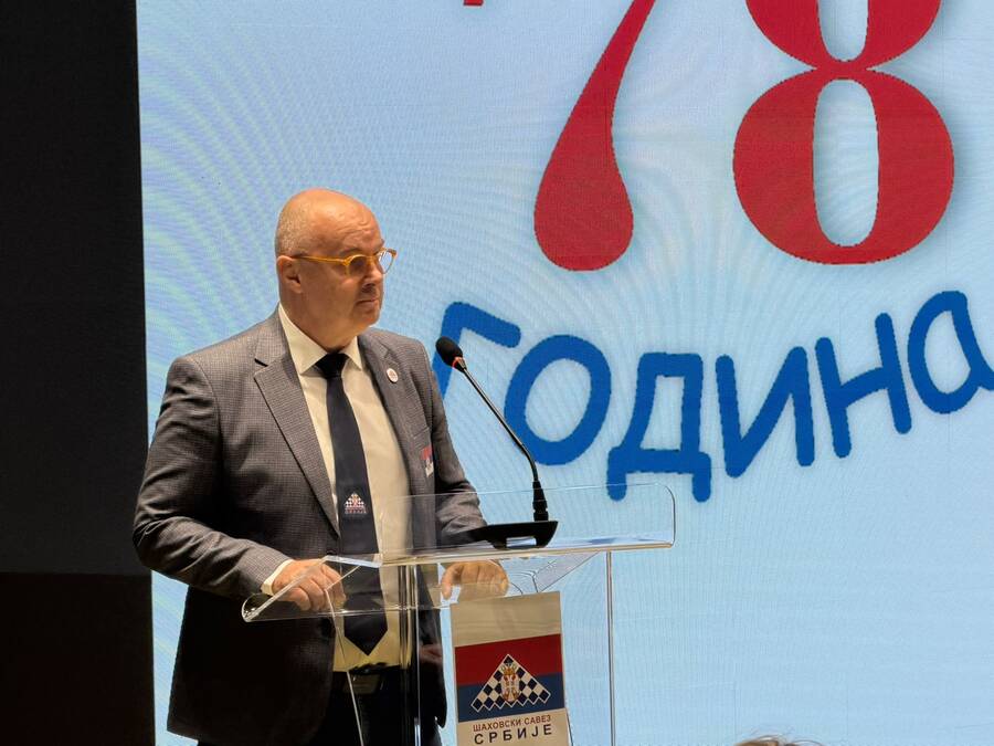 ŠAH SAMO ZA STARIJE? TO JE MIT! Andrija Jorgić za Kurir: Čak 30.000 dece u Srbiji igra šah! Razvija im koncentraciju, logiku, način razmišljanja...