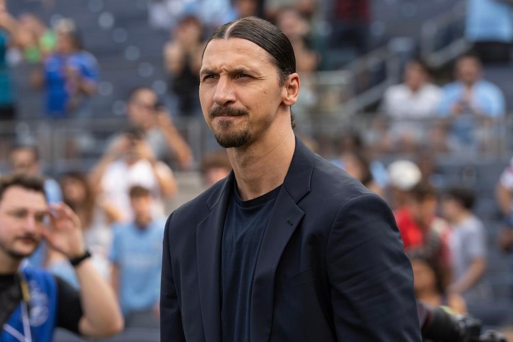 "KADA 55.000 LJUDI VREĐA TVOJU MAJKU I DECU..." Ibrahimović se oglasio zbog NAJVEĆEG SKANDALA u Ligi šampiona! Zlatan zagrmeo kao nikada, govorio o SRAMOTI!