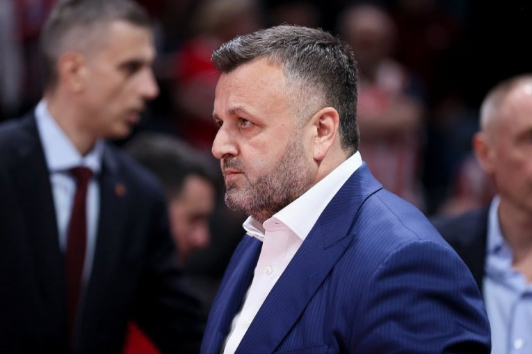 POTPUNO IZNENAĐENJE! Zvezda se oglasila saopštenjem o Saši Obradoviću - ovo je razlog (FOTO)