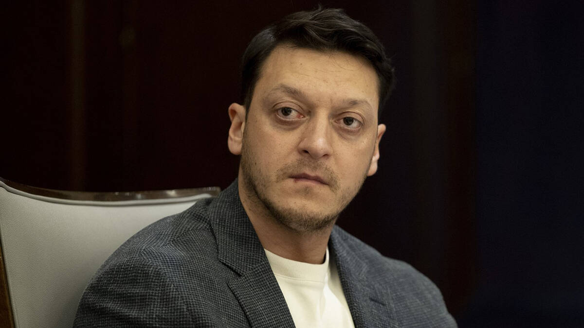 Mesut Ozil: "Zašto je FIFA kaznila samo Ruse, a ne i Izraelce?