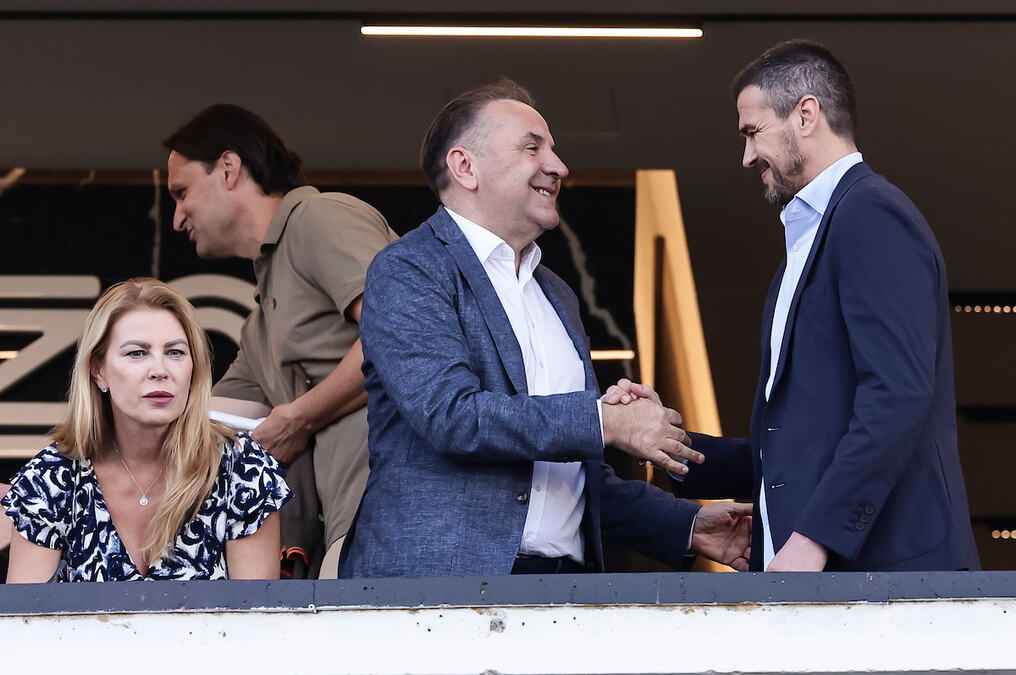 "PODNOSE OSTAVKE, PA LOBIRAJU DA SE ONE ODBIJU!" Haos u FK Partizan se nastavlja - ove reči ODJEKUJU Srbijom!