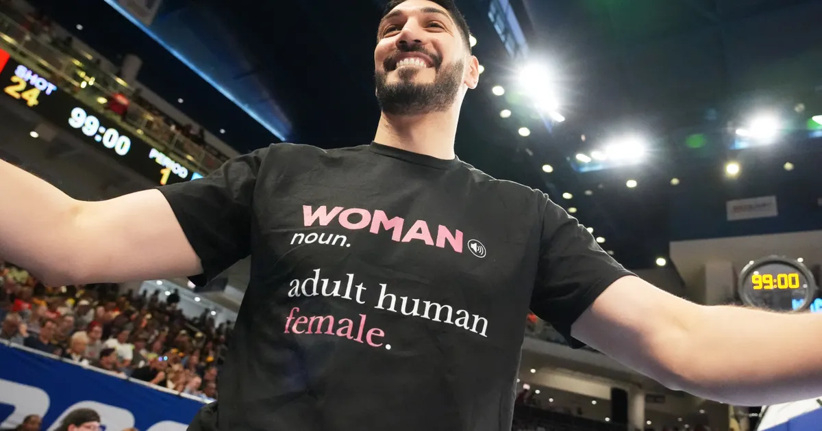 Izbacili ga sa WNBA utakmice, a onda je povukao potez koji niko nije očekivao: "Ja sam žena..."
