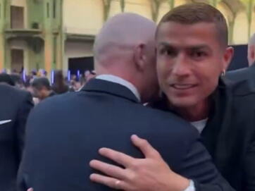 RONALDO SE RUKOVAO SA INFANTINOM, A ONDA JE URADIO OVO! Snimak zapalio društvene mreže! (VIDEO)