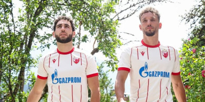 Navijači, šta kažete? Zvezda predstavila novi dres! (FOTO)
