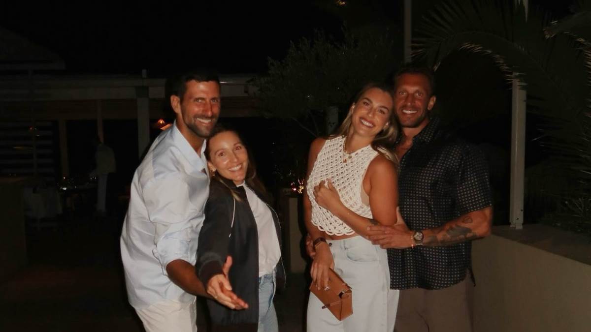 "Đoković je lud za fudbalom": Novak nije mogao da odbije Sabelenku, pa sad zajedno hlade šampanjac