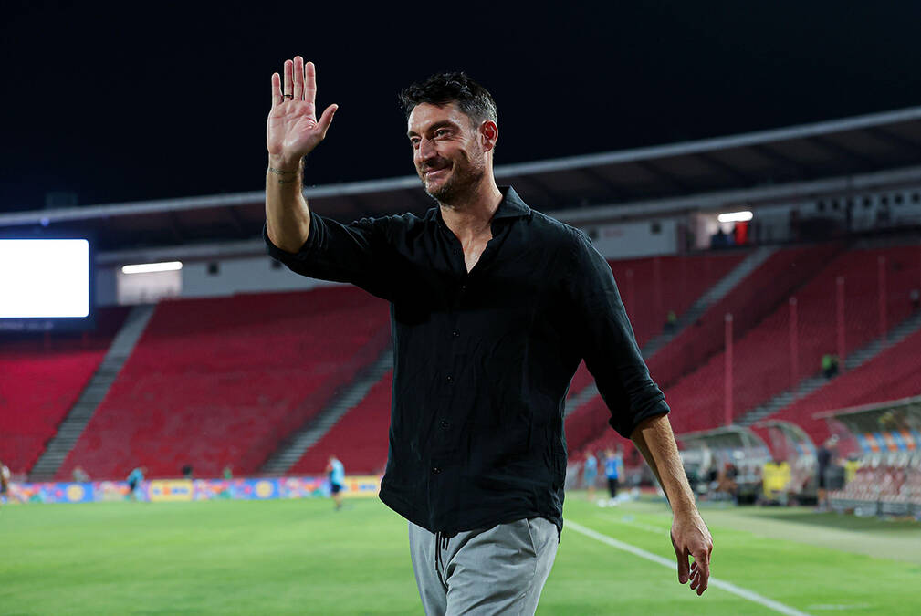Zvezda nema desnog beka među 32 igrača: Albert Rijera menja plan i čeka pojačanje
