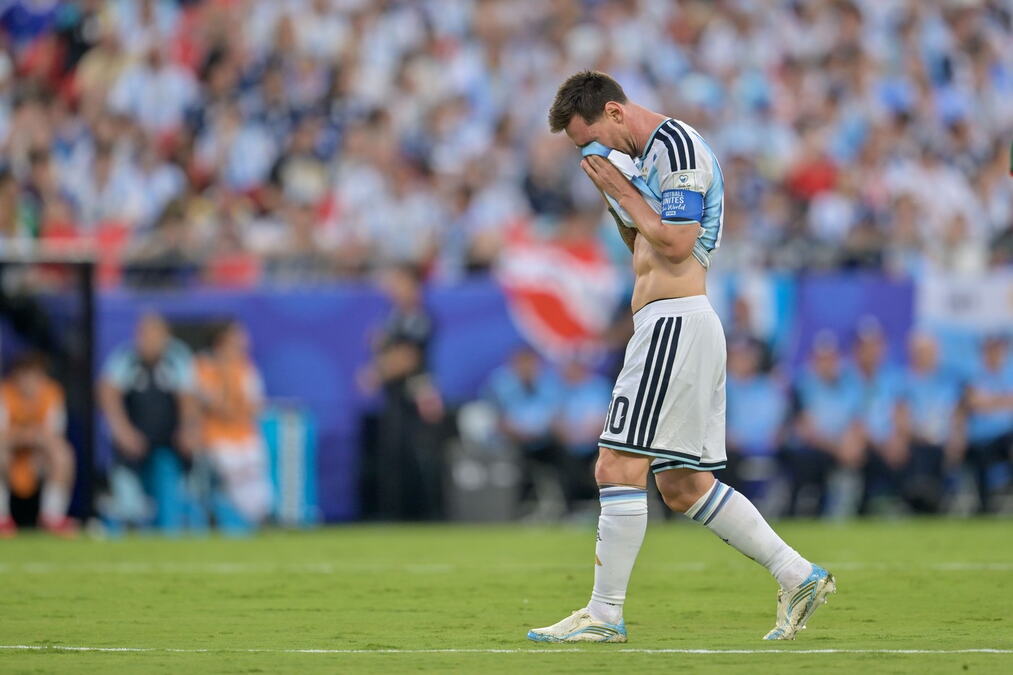 SELEKTOR ARGENTINE IZBACIO MESIJA IZ PRVIH 11! Oglasio se selektor Skaloni!