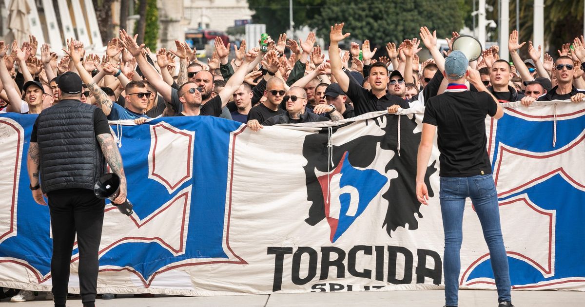Skandal! "Ajmo Ustaše, ustaj Adolfe, Aušvic, Aušvic": Torcida uzvikuje ove užasavajuće reči u centru Splita