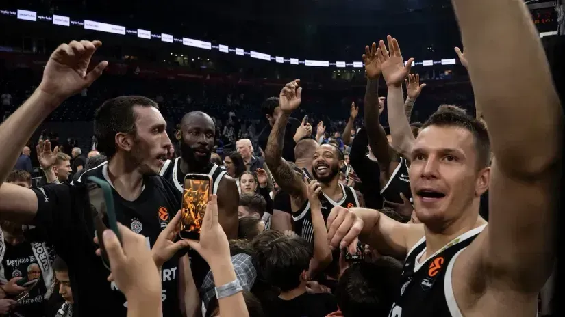 Partizan u Sarajevu overava prolaz u polufinale i jednim okom gleda ka Zvezdi