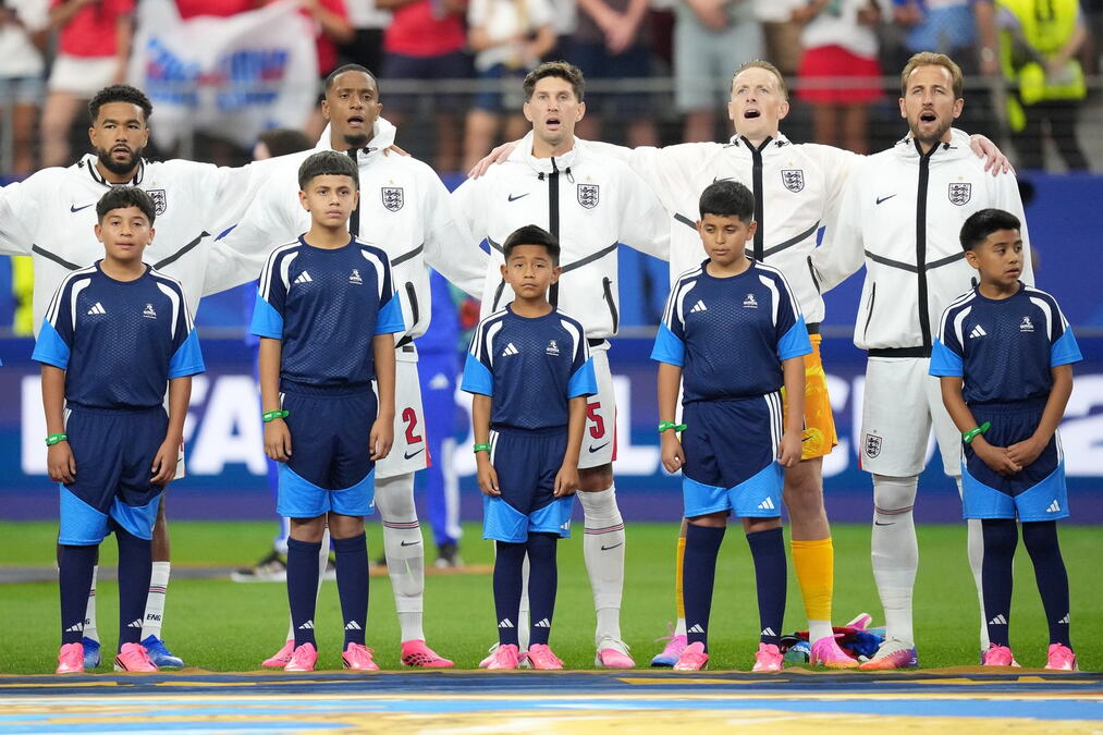 ENGLEZI U PROBLEMU PRED PANAMU! Povredio se važan igrač!