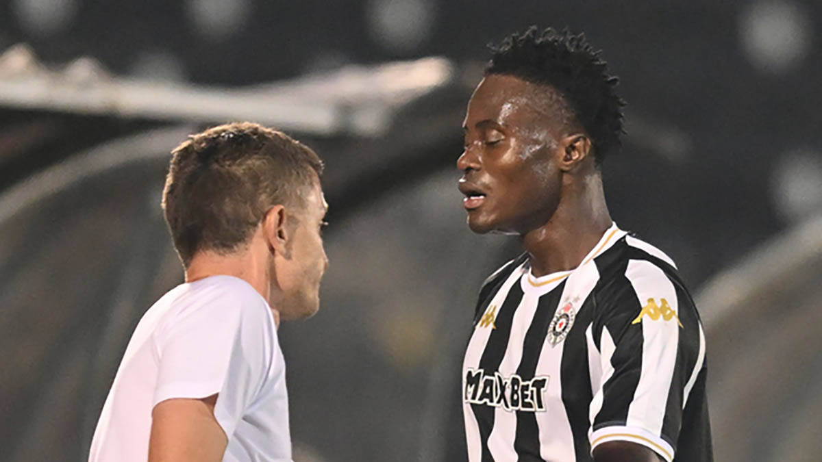 Incident u Partizanu: Saša Ilić izbacio Dembu Seka iz tima