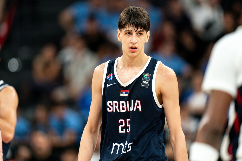 SRPSKI VUNDERKIND O KOJEM BRUJI PLANETA! Sa novosadskog asfalta do košarkaškog raja: Životna priča Nikole Kusturice, momka koji juriša ka NBA zvezdama!