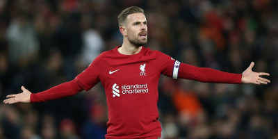 Šok na Ostrvu: Henderson u plavom, bivši kapiten Liverpula obukao dres ljutog rivala