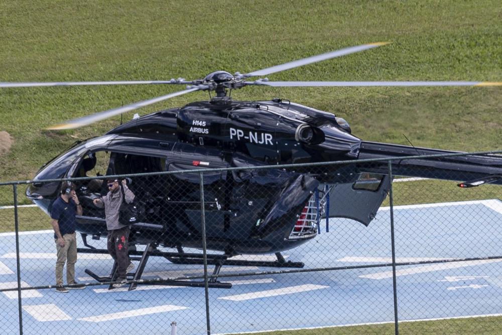 (VIDEO) Dolazak ličnim helikopterom i Karlov zagrljaj - Zar je iko sumnjao u Nejmara?