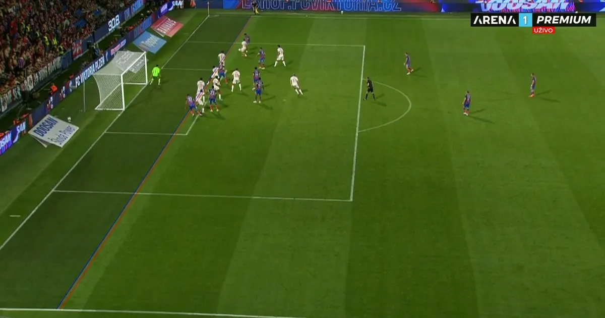 Ovako je Plzenj postigao gol za 5:1 i doveo Zvezdu na rub izbacivanja, da li je bio ofsajd?