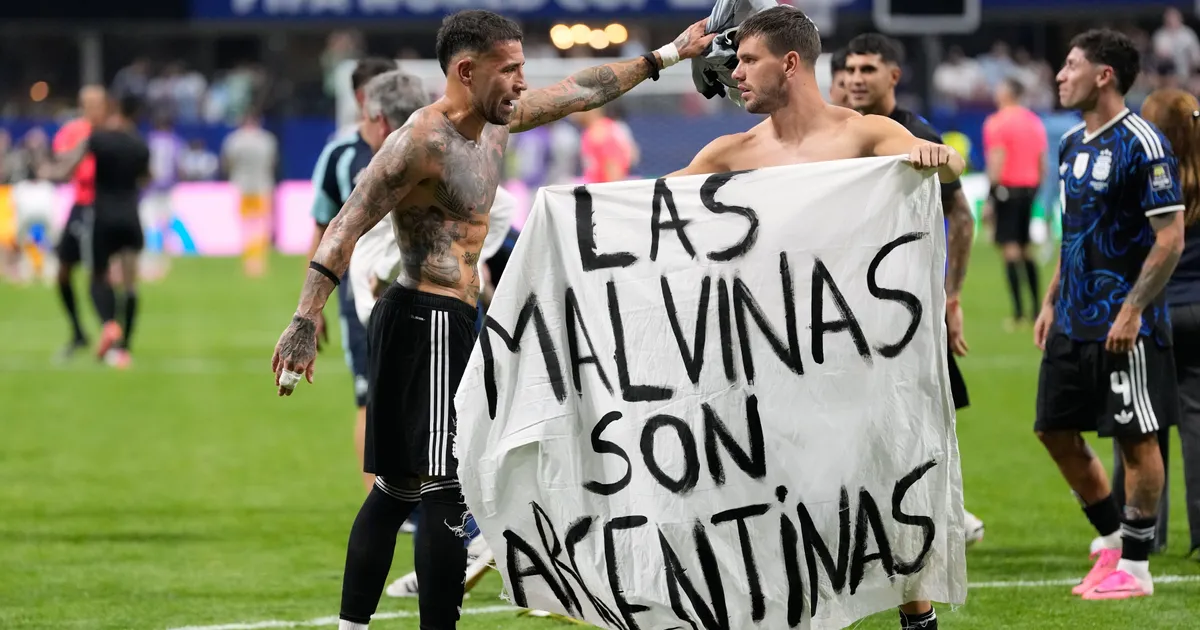 Argentinci slavili uz Foklandi su naši, Englezi besni zbog političke poruke: FIFA već kažnjavala isti potez