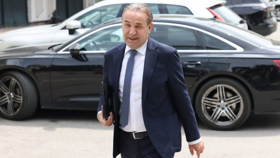 OVO JE SPEKTAKL! Nikad nećete pogoditi gde je bio predsednik Partizana (VIDEO)