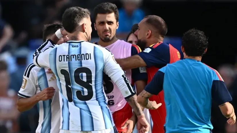 Otamendi udario na bivše saigrače: Plakao si celu nedelju novinarima i sudijama, i ti i Laport