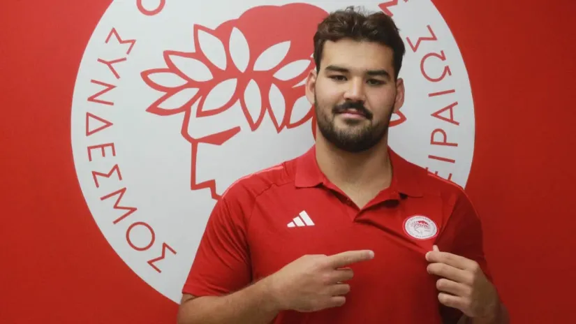 Olimpijakos uzeo Vujasinoviću centra pod ugovorom poštujte institucije, propise i sporazume