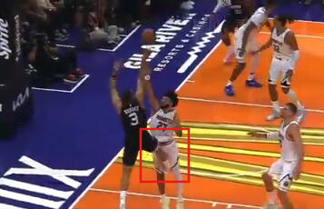 SKANDALOZAN POTEZ PRED JOKIĆEVIM OČIMA! Udario Mareja u MEĐUNOŽJE, pa momentalno izbačen sa meča! (VIDEO)