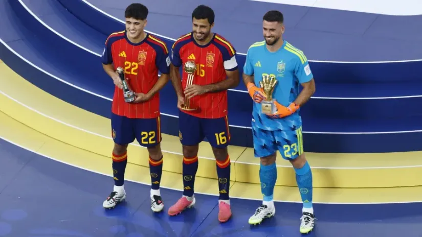 Španci pokupili skoro sve individualne nagrade, jedini uljez Embapeova Zlatna kopačka