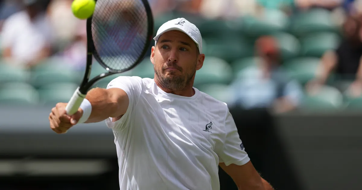 Dušan Lajović izgubio finale za sat vremena, Argentinac mu prepustio samo tri gema u borbi za trofej