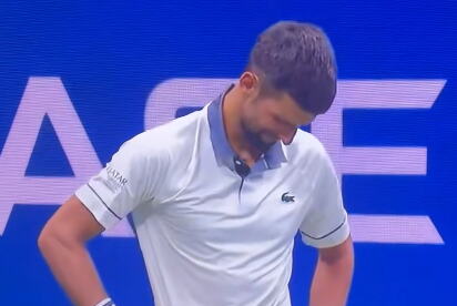 ĐOKOVIĆ SE RASPLAKAO USRED MEČA! Kamere zabeležile POTRESNE SCENE: Novak nije mogao da zadrži suze pred punim tribinama! (VIDEO)