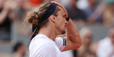 Zverev, sram te bilo! Nemac jednim potezom navukao bes teniskog sveta uoči finala (VIDEO)