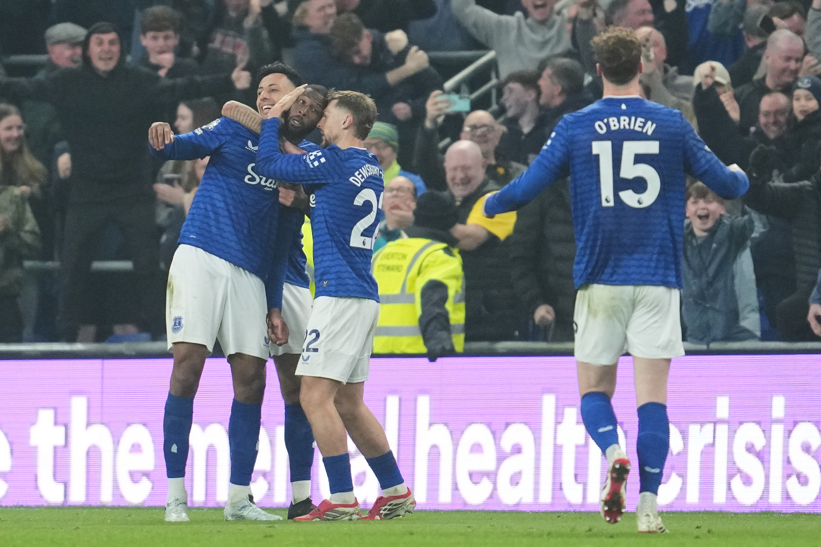 Everton isplaćuje 25.000.000 funti i dovodi veznog!